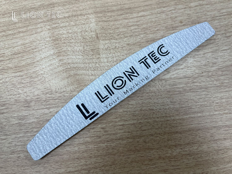 指甲銼UV噴碼機：打樣案例分享，幫你輕松實現(xiàn)個性化定制！